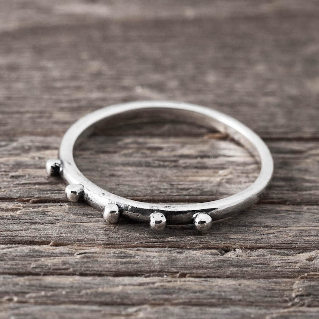 Silverring Dots