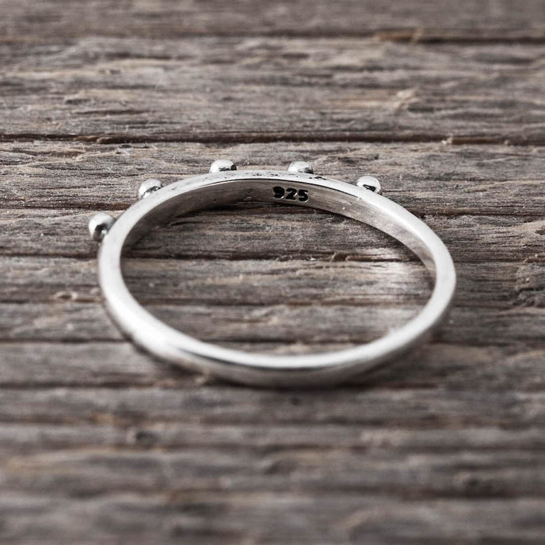 Silverring Dots