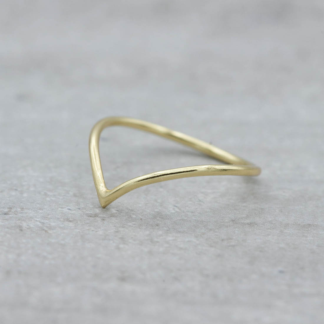 Gold ring V shaped super thin