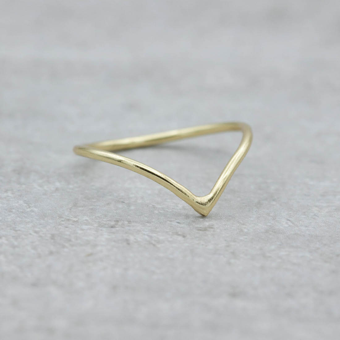 Gold ring V shaped super thin