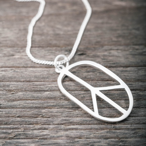 Silverhalsband med stort peace