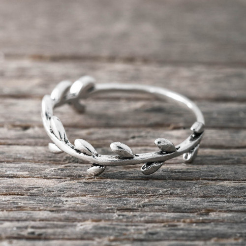 Silverring med löv