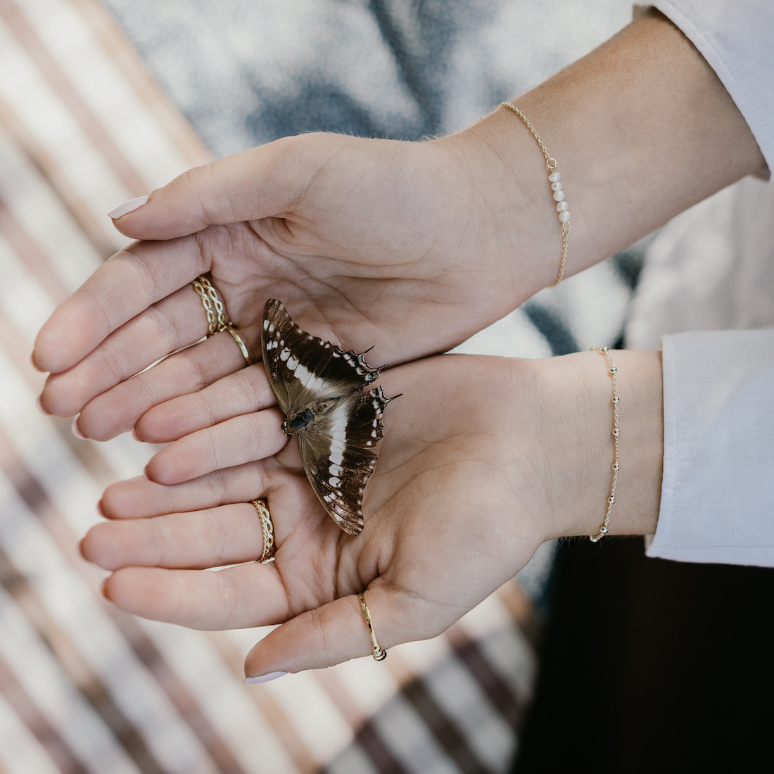 Gold ring twisted braid