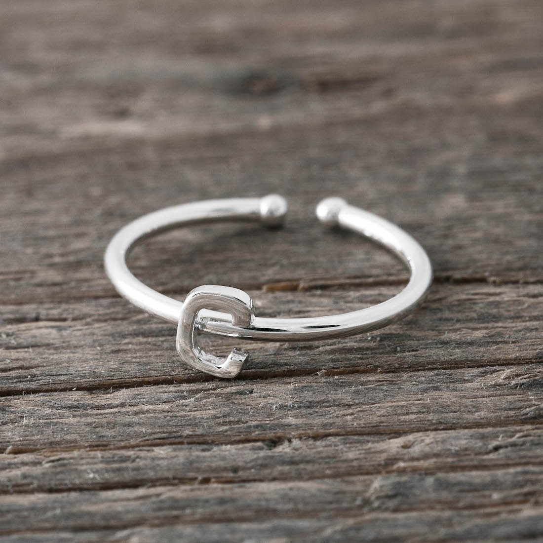 Silverring bokstav C
