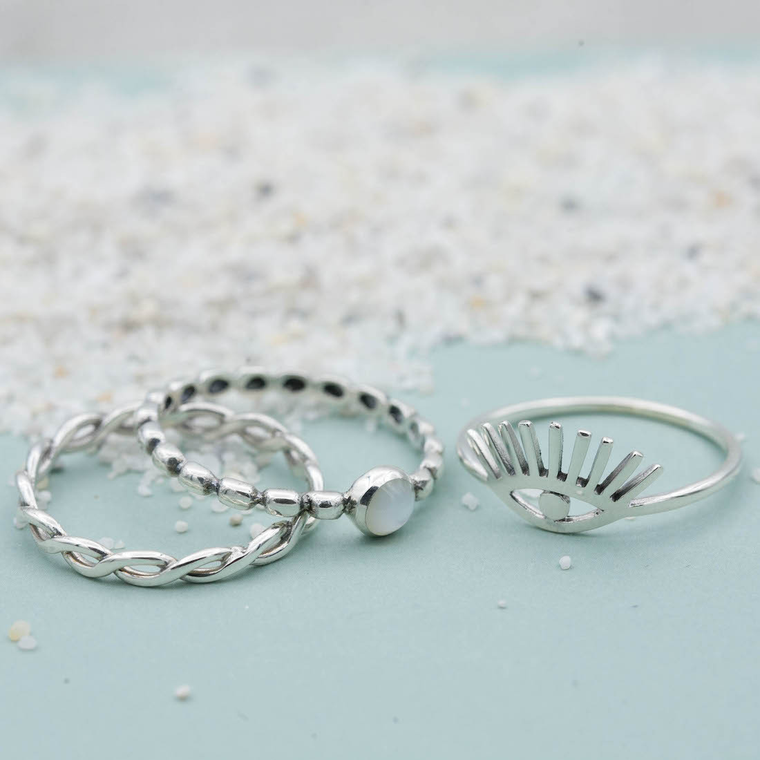 Silver ring eye