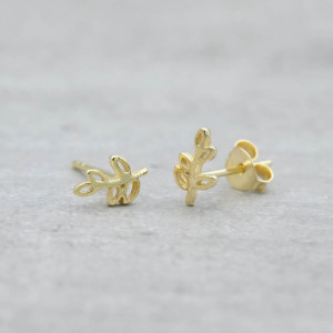 Gold earrings leaf