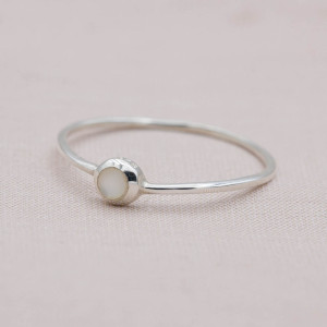 Silver ring super thinn with moonstone