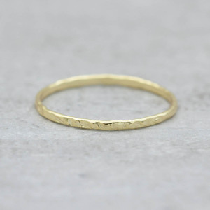 Gold ring hammered