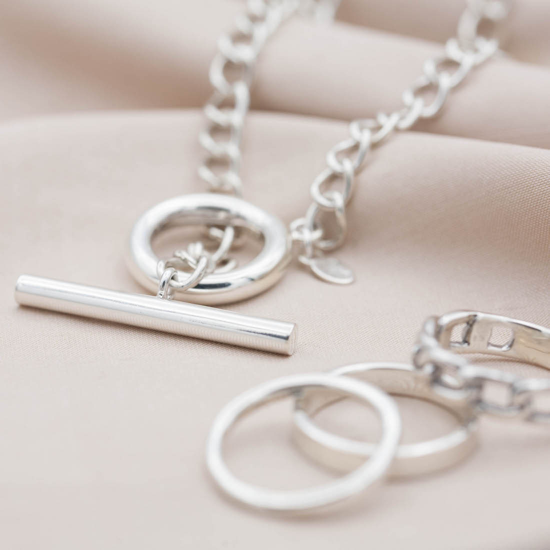 Silver necklace T-bar