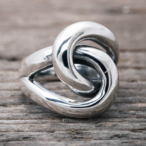Silver ring big knot