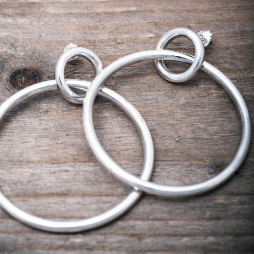 Silverörhänge stor ring i ring