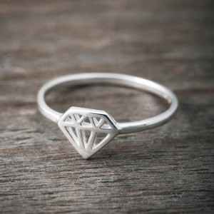 Silver ring diamond