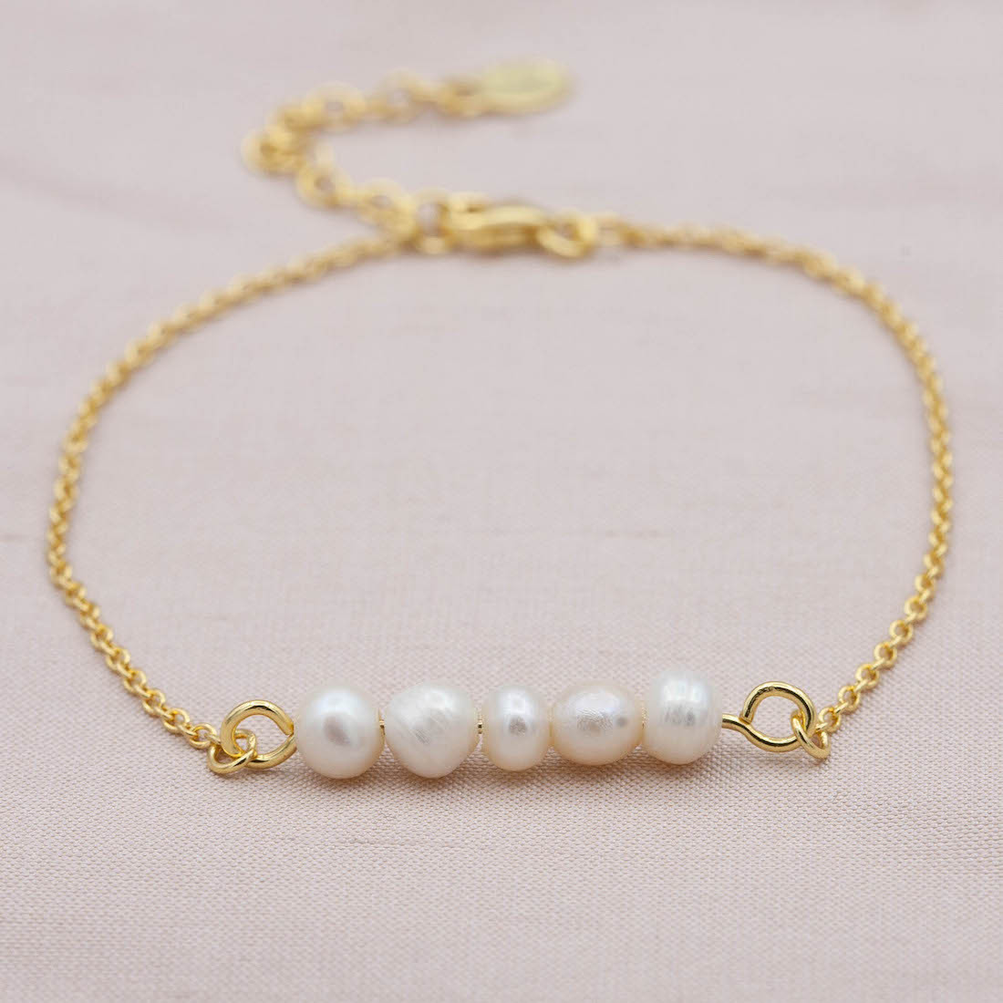 Gold bracelet big freshwater pearls