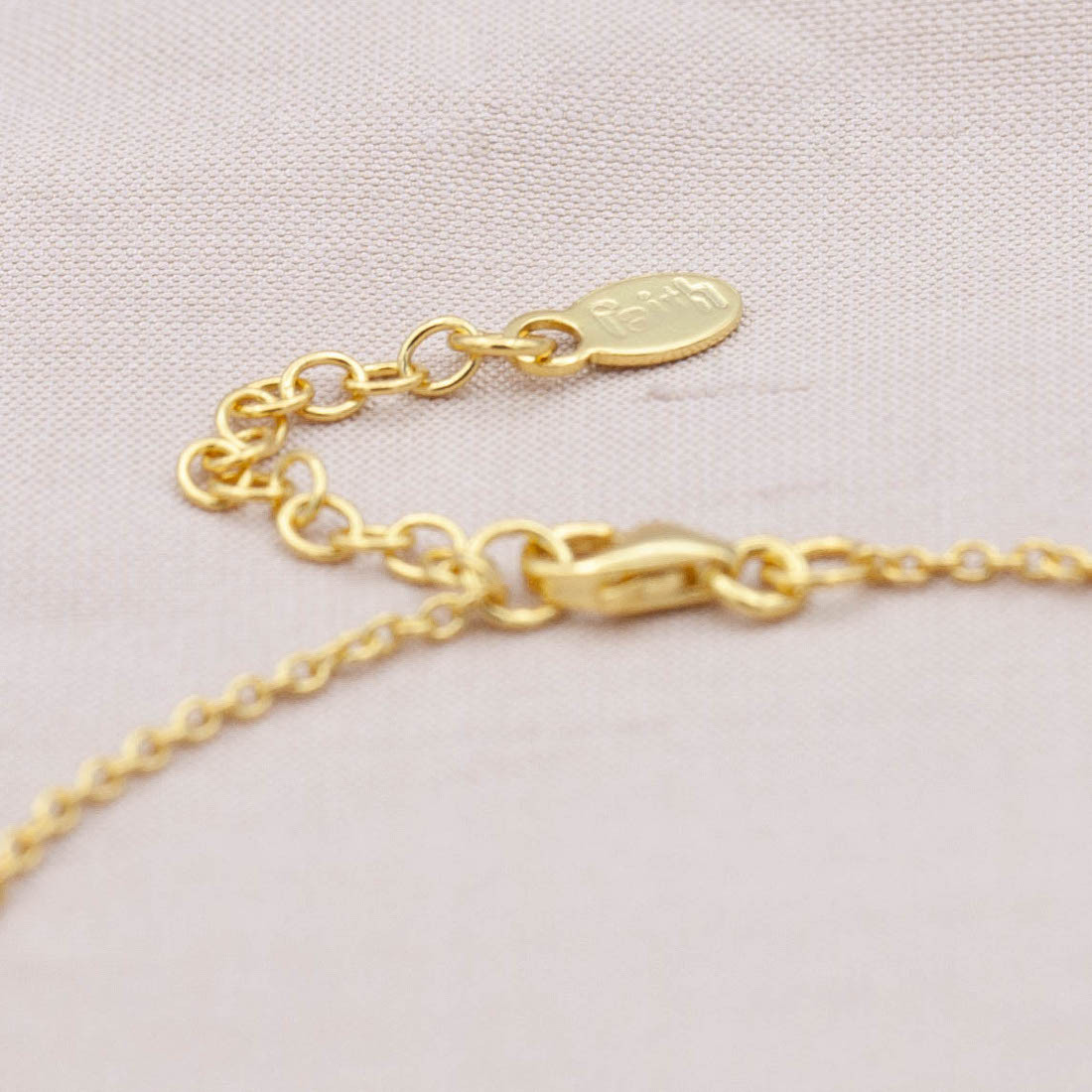 Gold bracelet big freshwater pearls