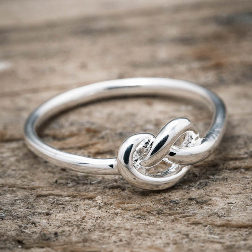 Silverring kärleksknut