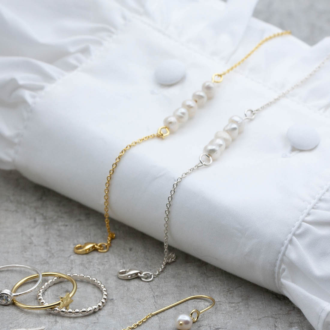 Armband stora sötvattenpärlor på rad