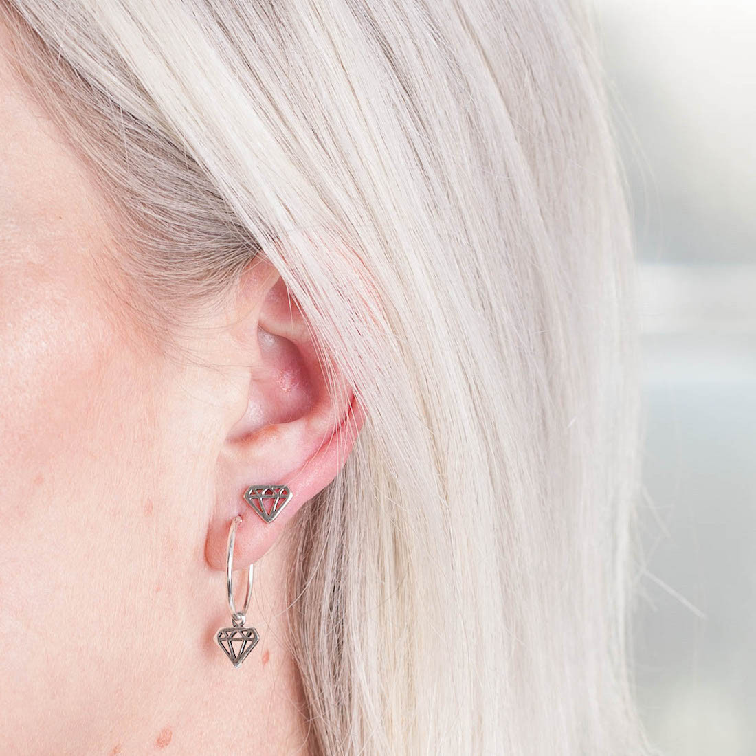 Silverörhängen stora creoler m diamant