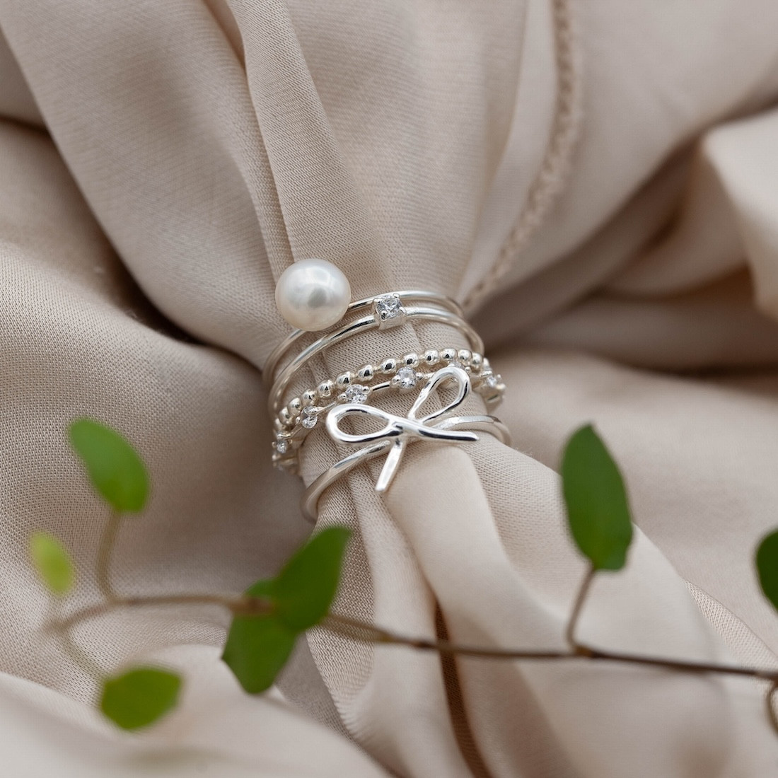 Silverring vita stenar
