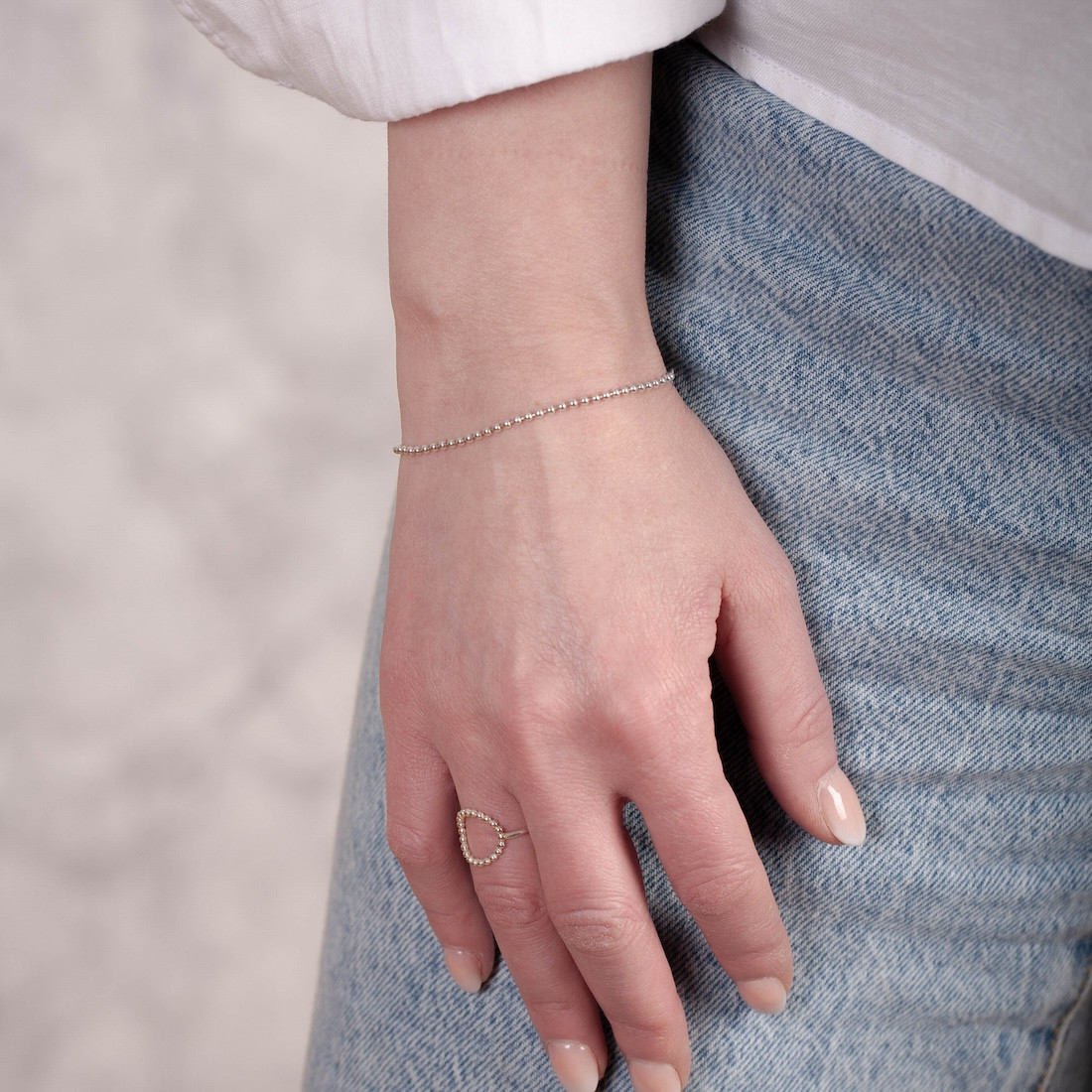 Thin silver bracelet on sale chain