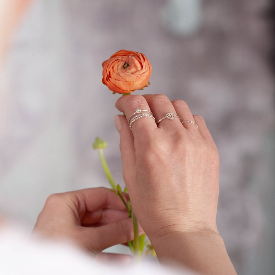 Silver ring mini flower