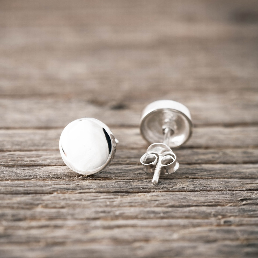 Silver earrings disc