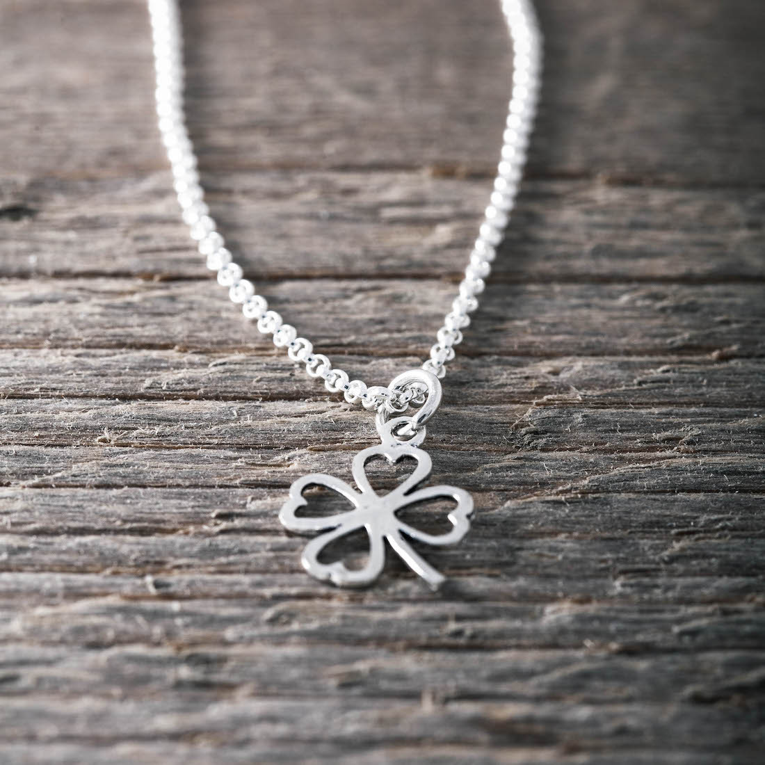 Silver necklace four leaf clover