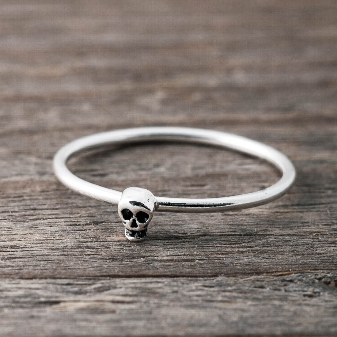 Silver ring small scull