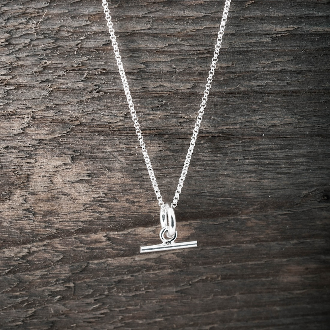 Silver necklace small T-bar