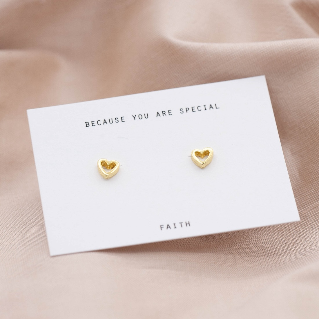Gold earrings mini heart
