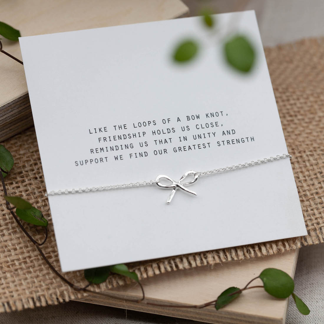 Silverarmband liten rosett