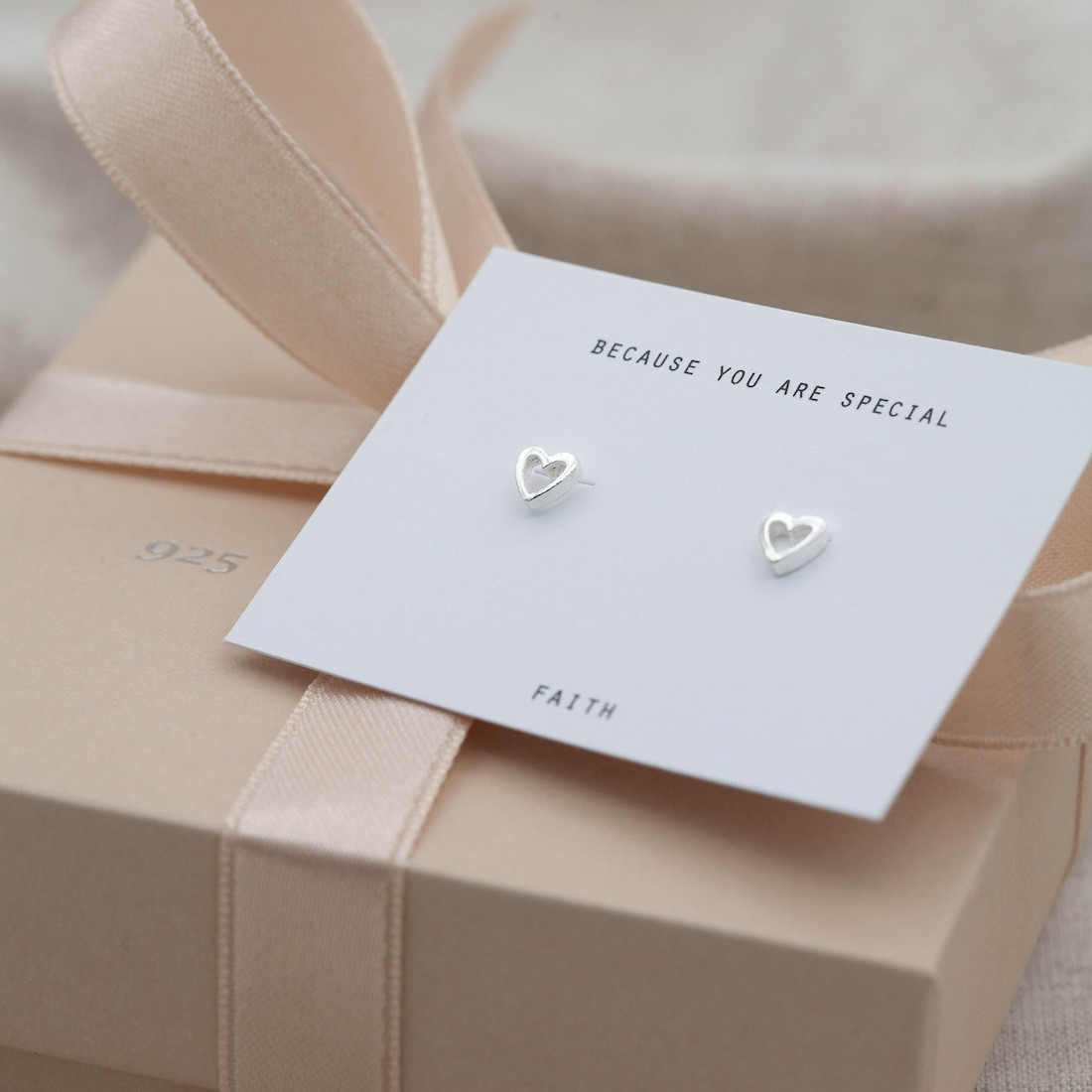 Silverörhängen minihjärta