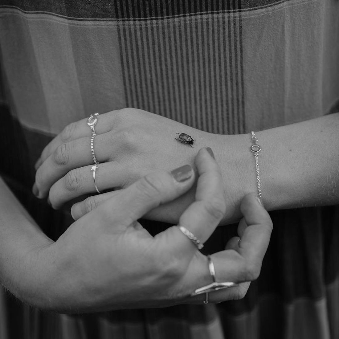 Gold ring thin with small star