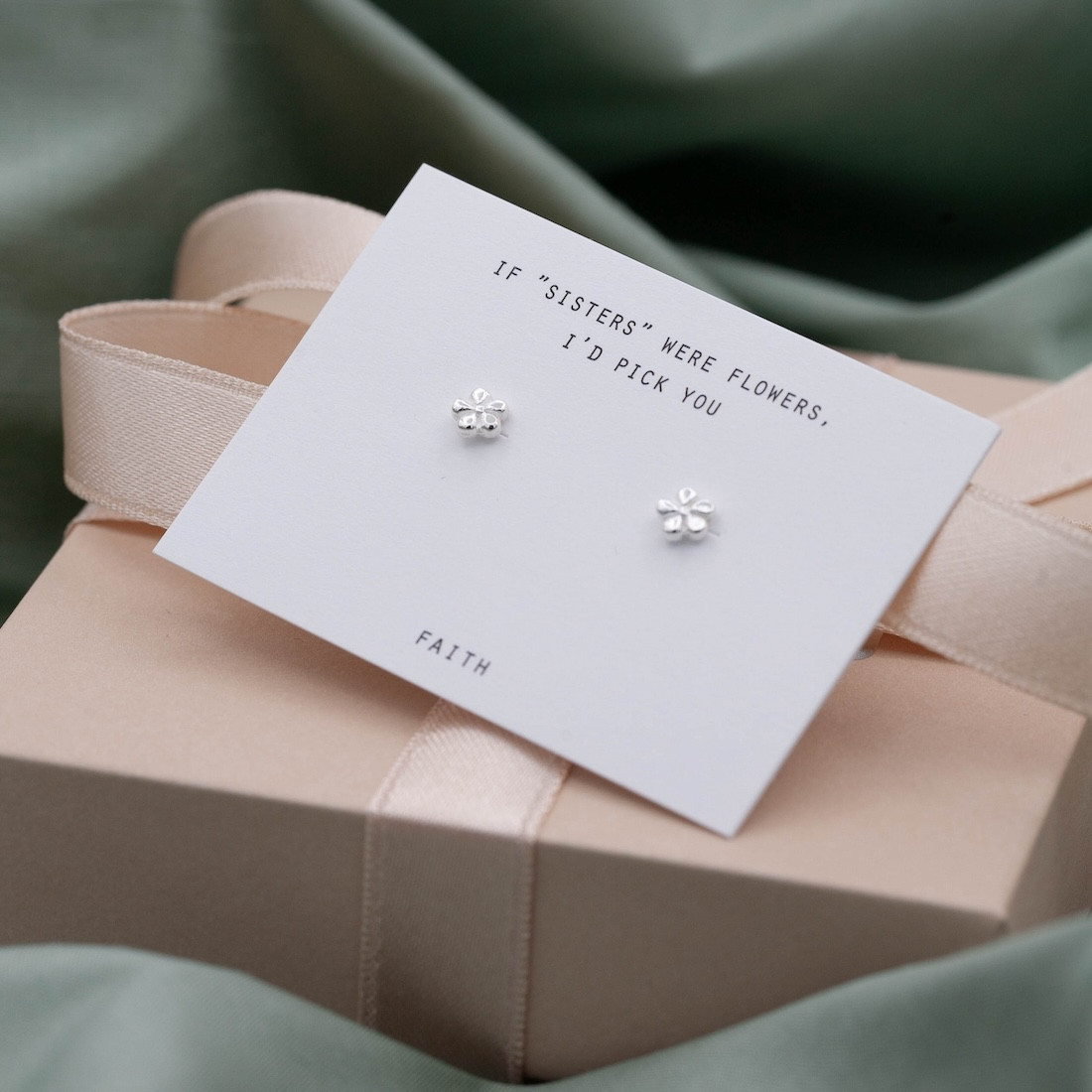 Silver earrings mini flower