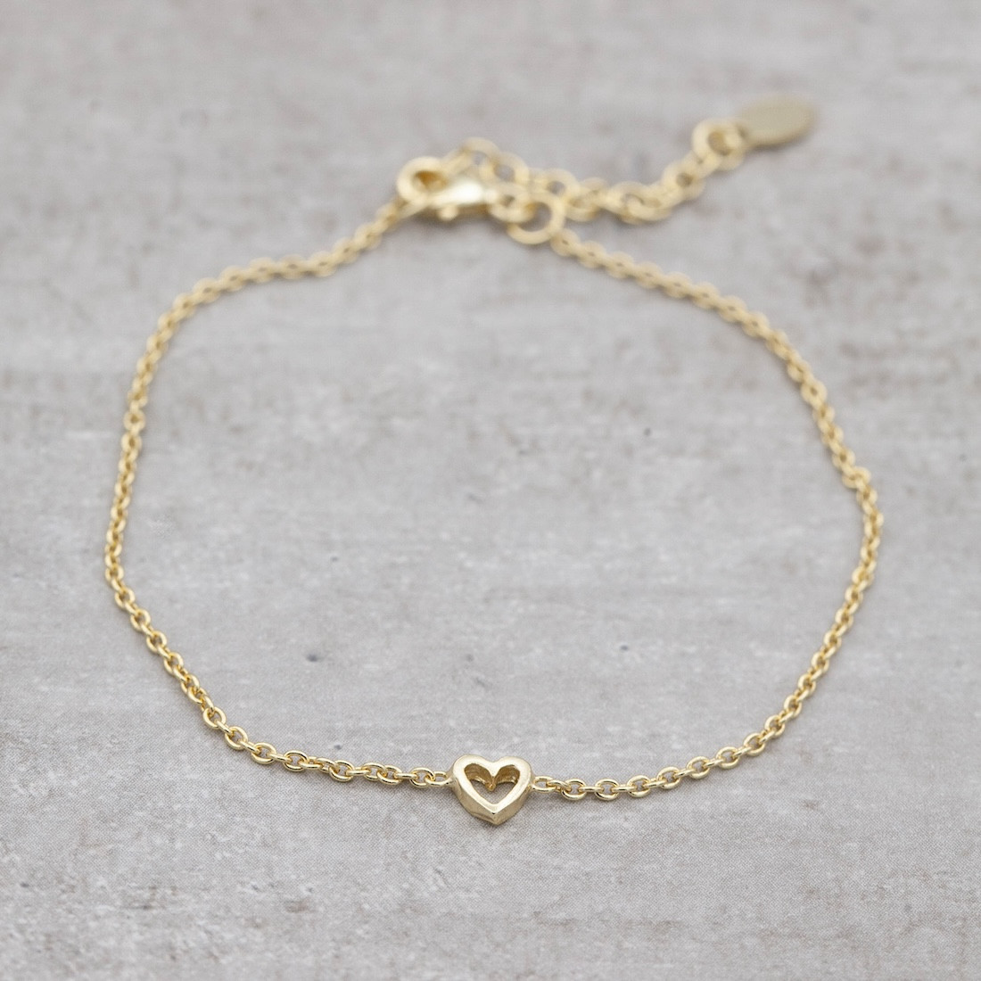 Gold bracelet mini heart