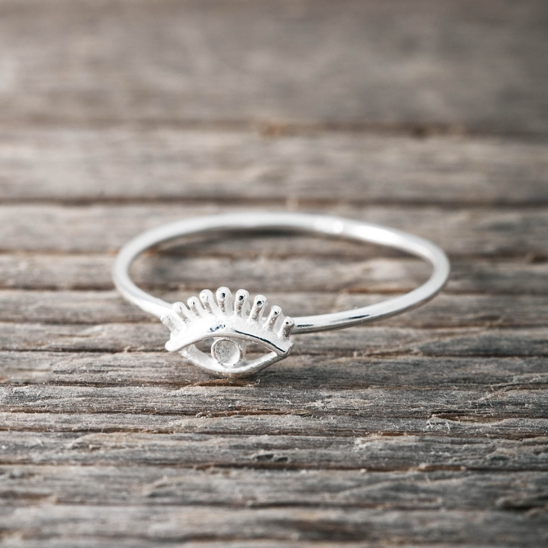 Silver ring small eye