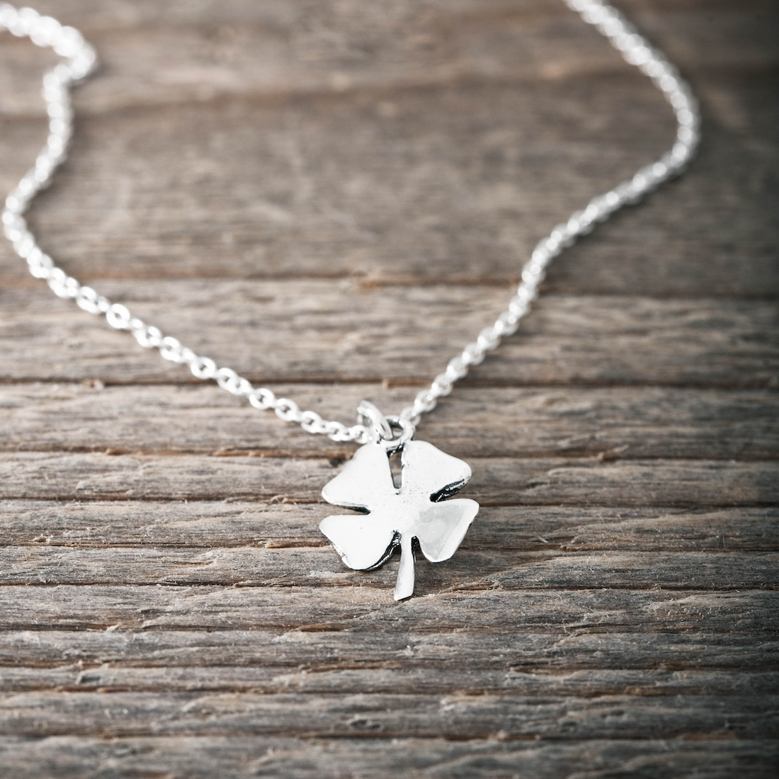 Silver necklace four leaf clover