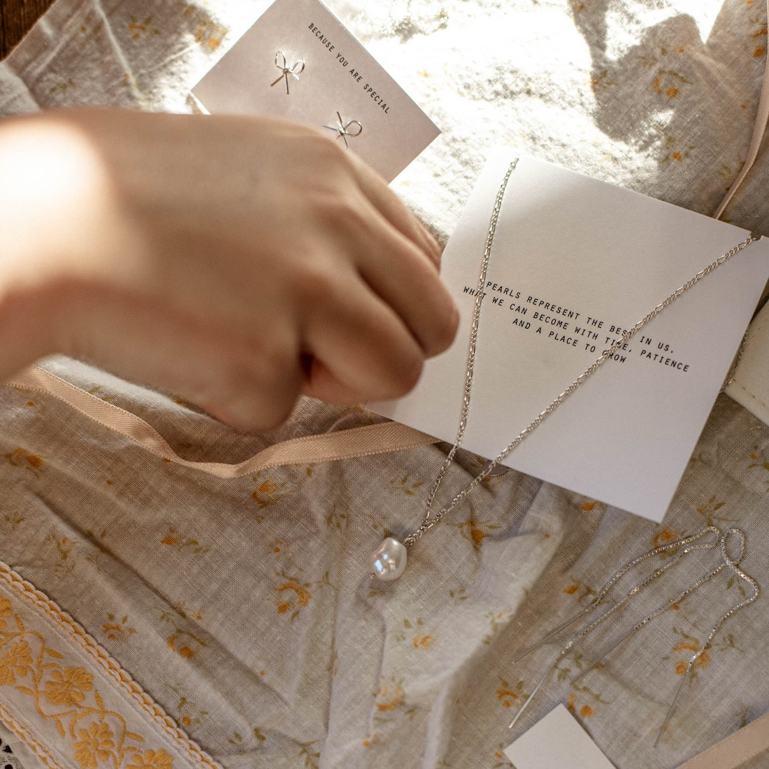 Silverörhängen "dra igenom" - lång kedja