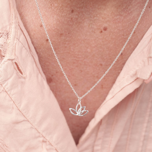 Silverhalsband Lotusblomma