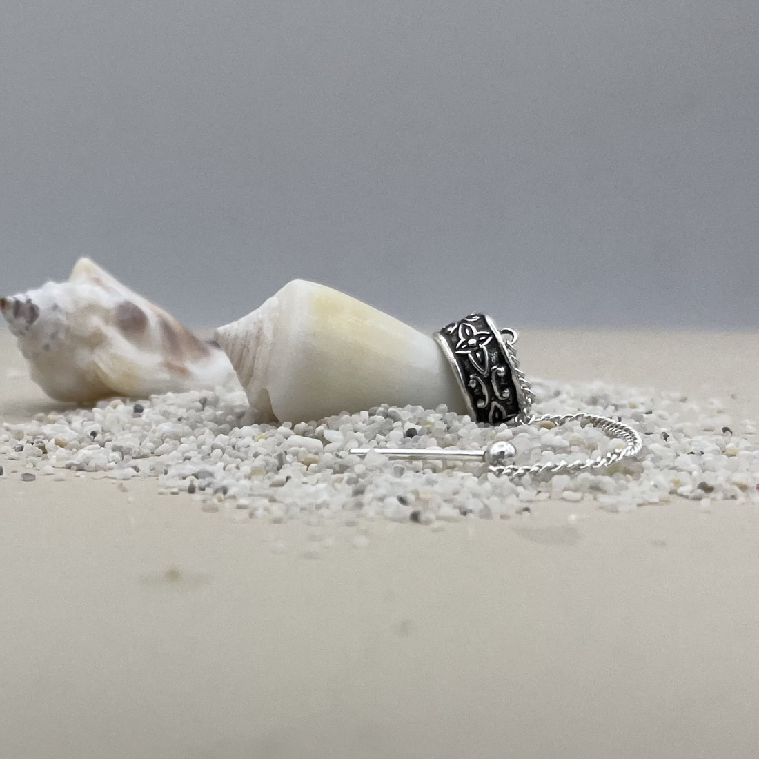 Silverörhänge ear cuff  oxiderad med kedja