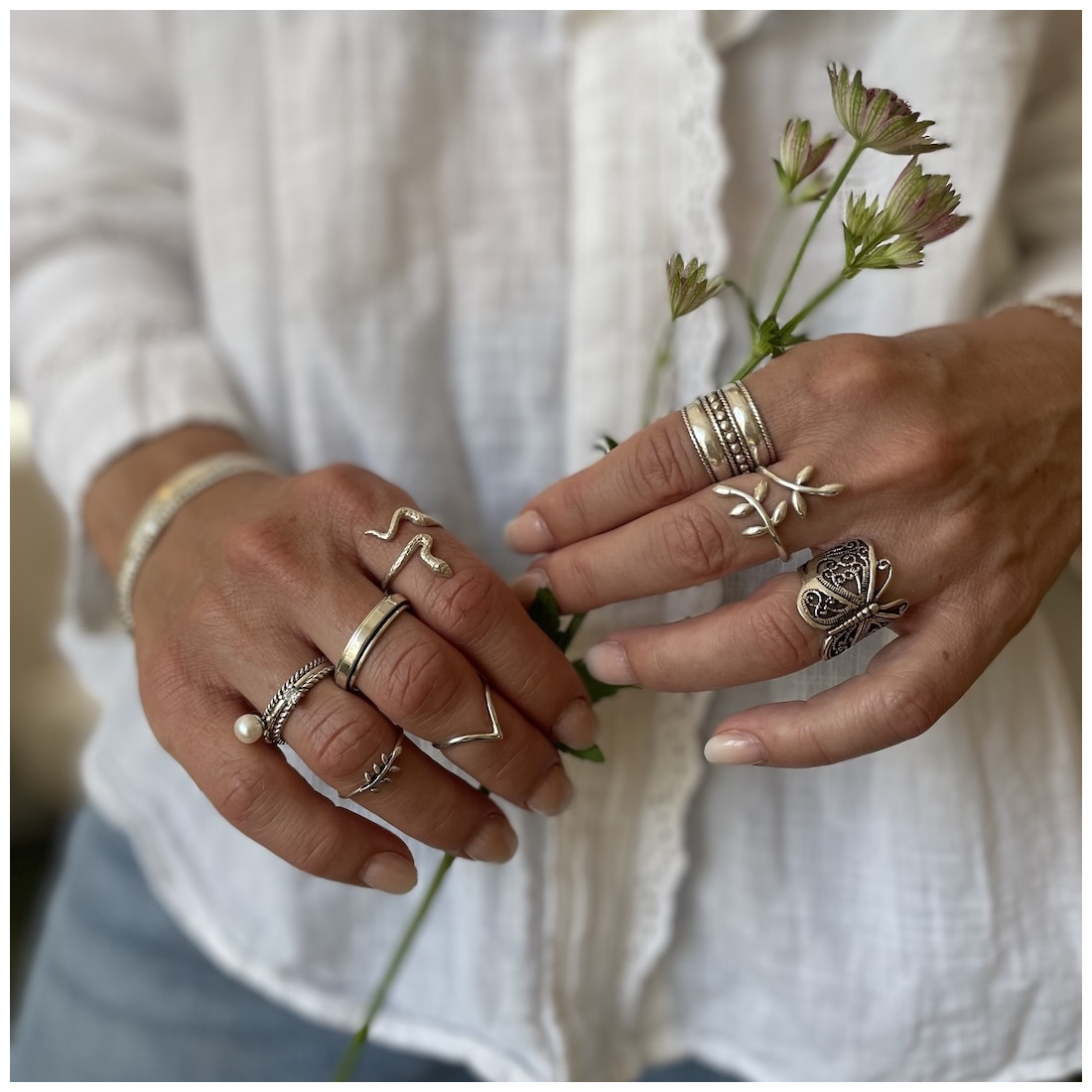 Silver ring V shaped thin