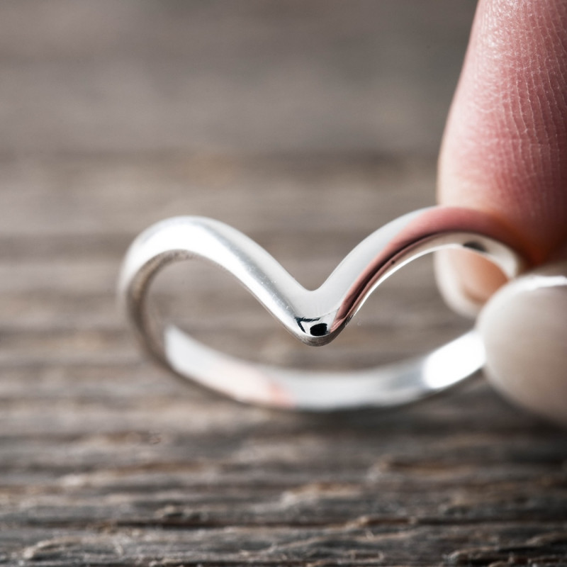 Silver ring V shaped thin