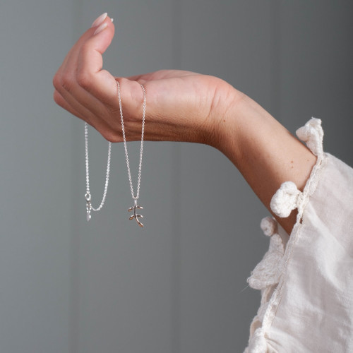 Silver Necklace – Tree of Life Leaf