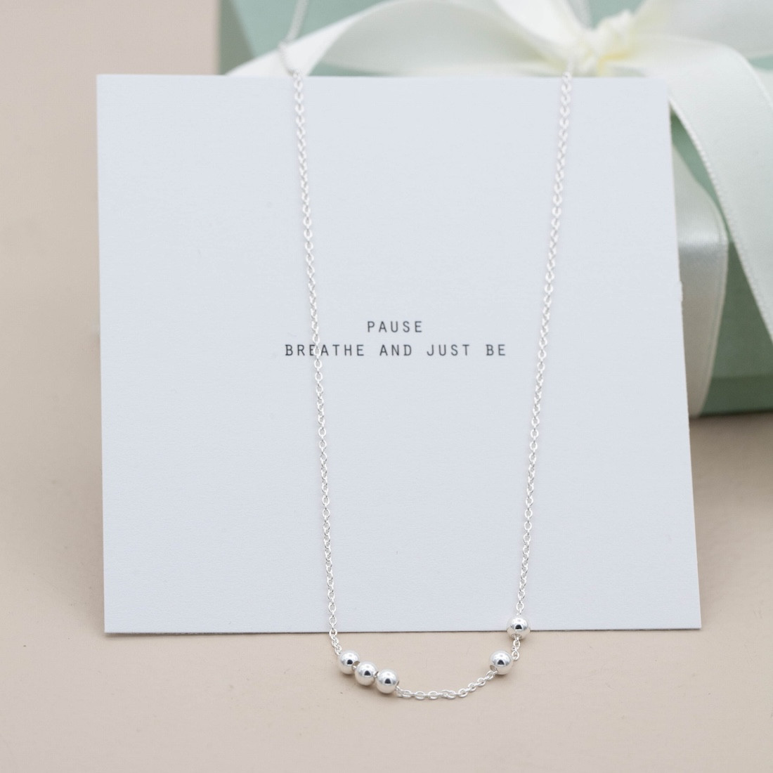 Silverhalsband Rörliga kulor