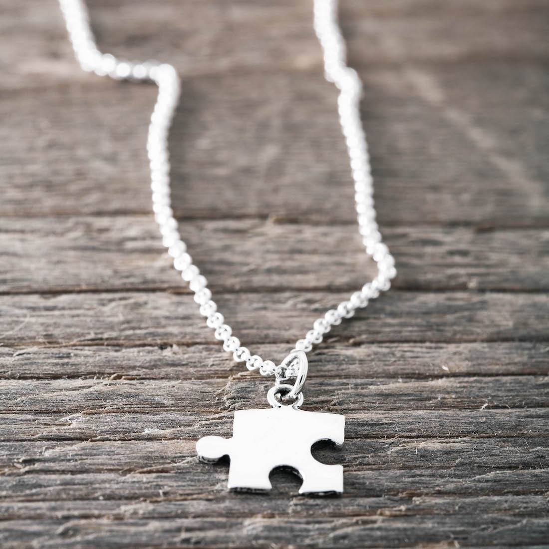 Silver necklace puzzle