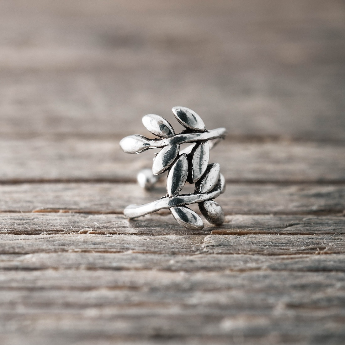 Silverörhänge Ear cuff - löv