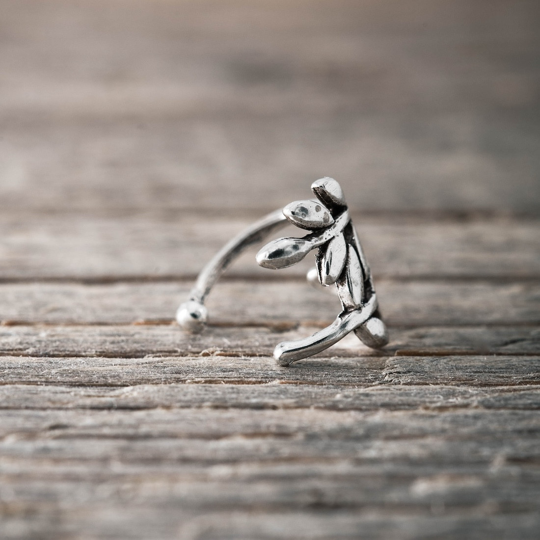 Silverörhänge Ear cuff - löv