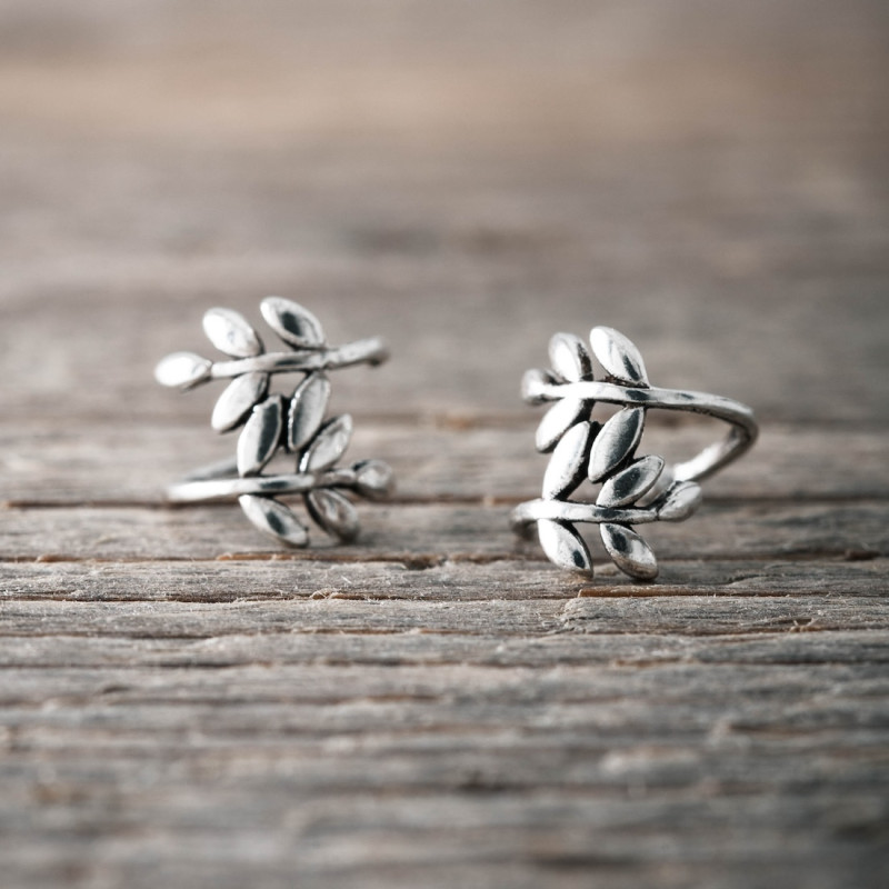 Silverörhänge Ear cuff - Livets träd - löv