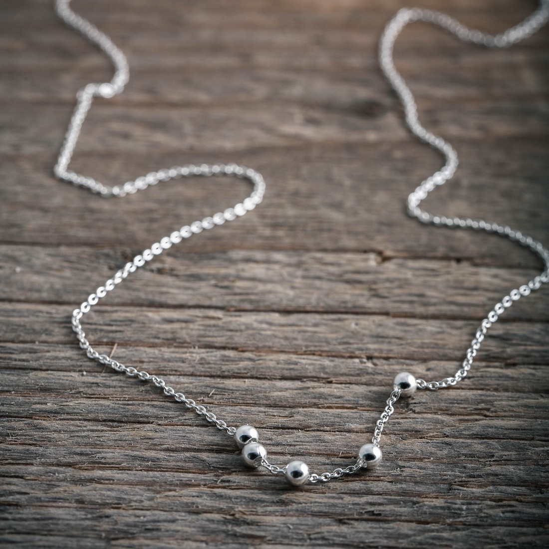 Silverhalsband Rörliga kulor