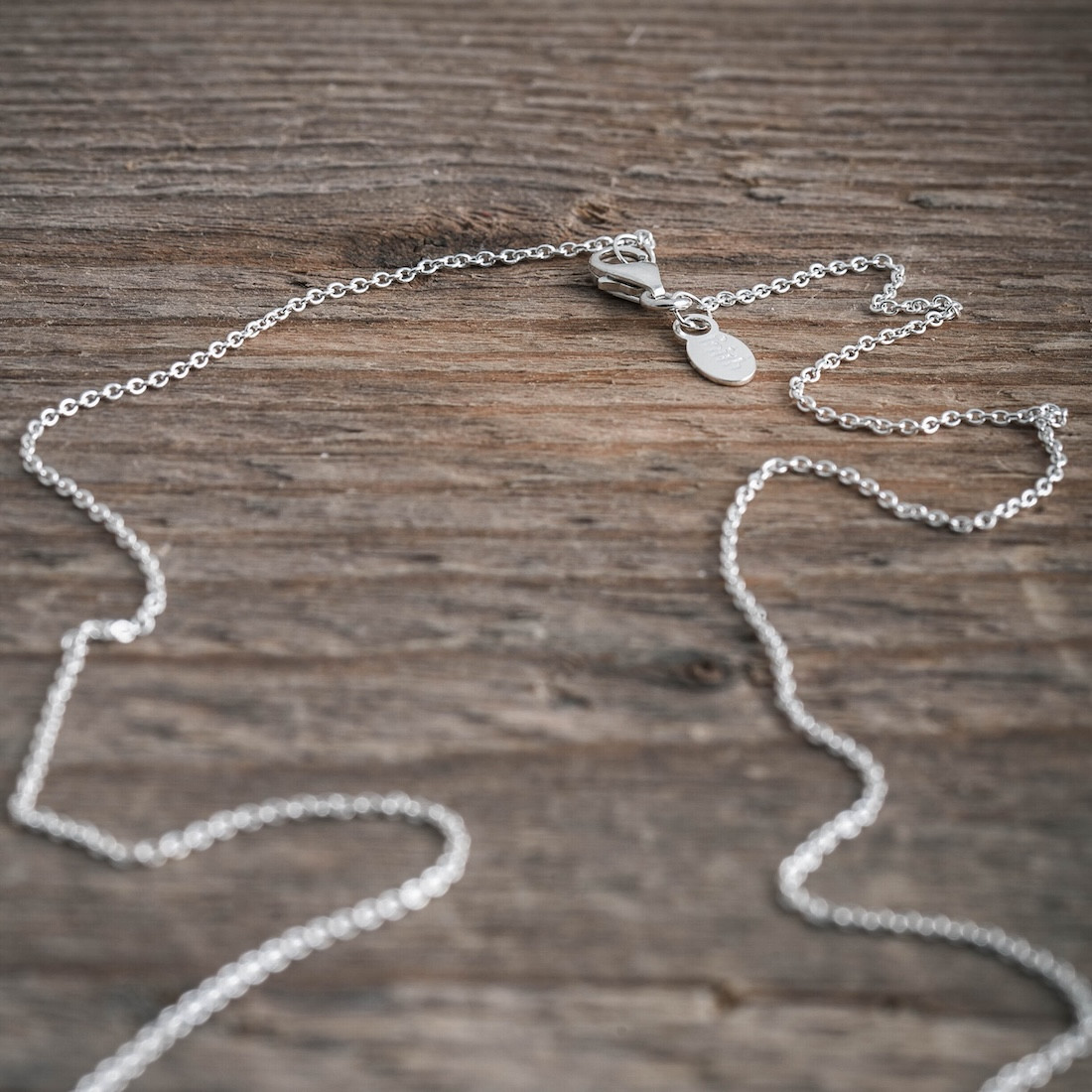 Silverhalsband Rörliga kulor