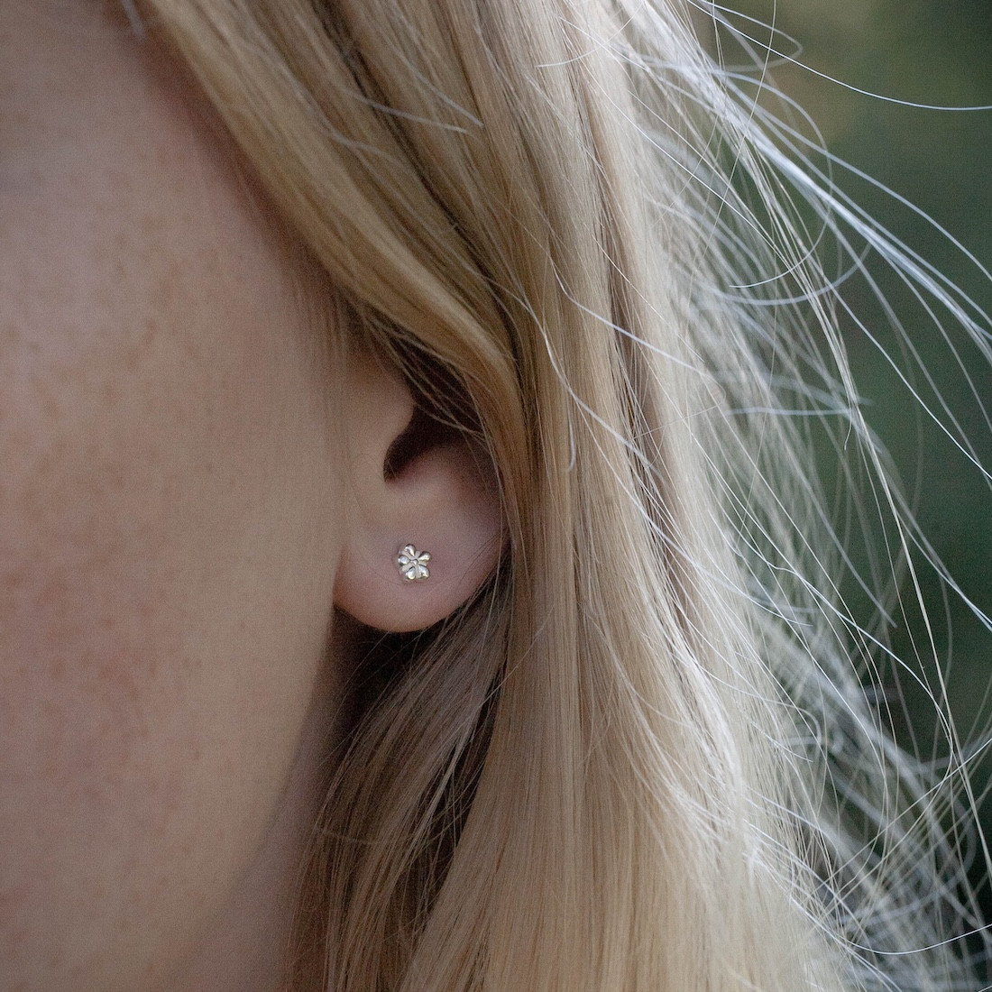 Silver earrings mini flower